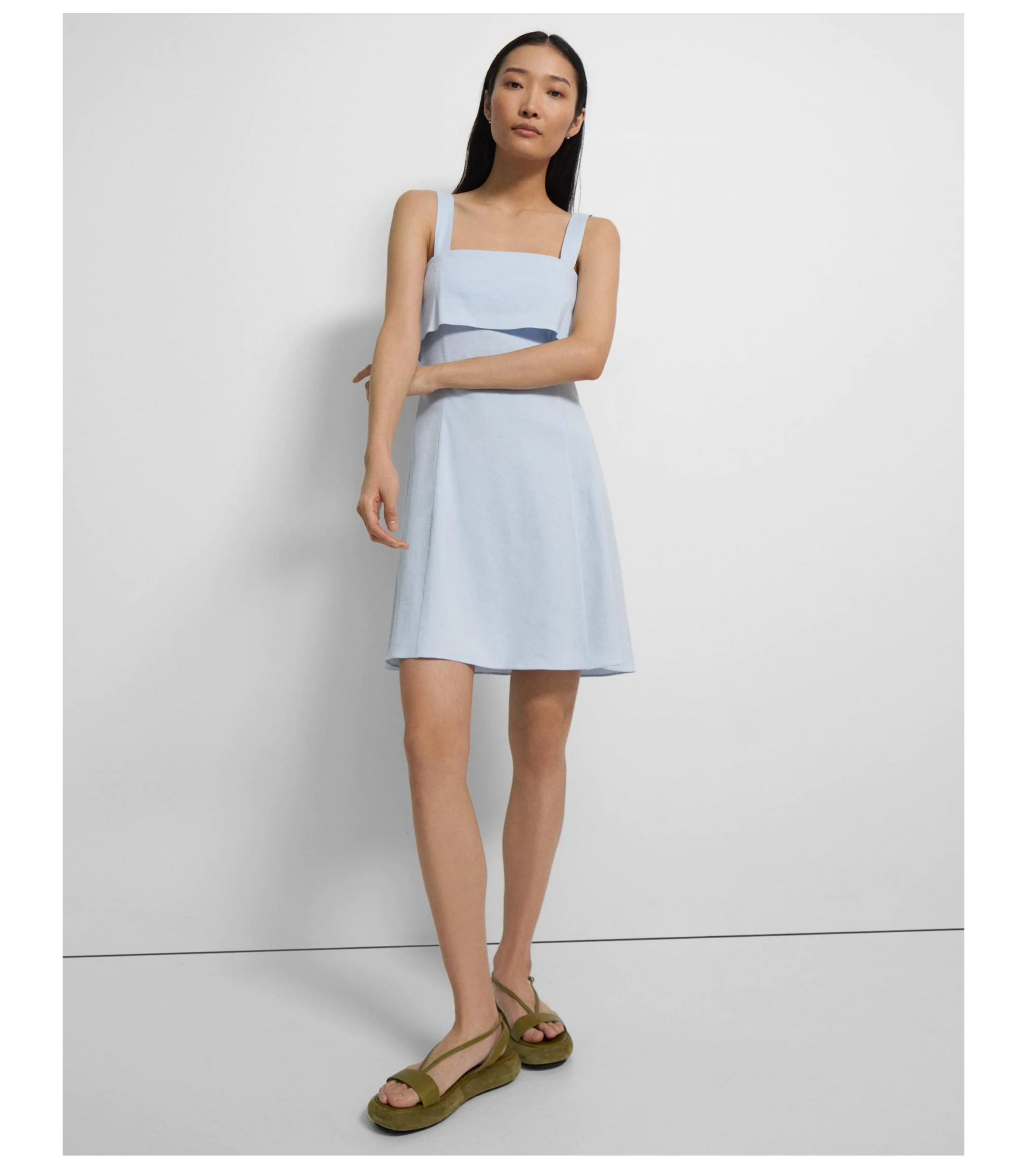 DRAPRE-BACK DRESS IN GOOD LINEN