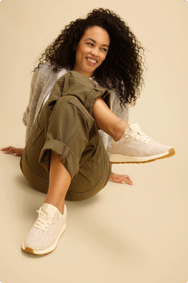 womens-trvl-lite-cabrillo-water-repellent-fog-textured-melange-and-suede-sneaker