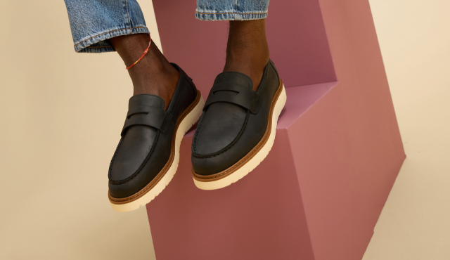 mens-navi-trvl-lite-havana-loafer-black-leather