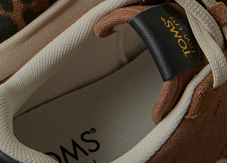 TRVL LITE Retro Runner Sneaker - Image