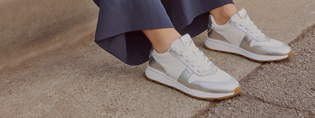 TRVL LITE Retro Runner Sneaker - Image