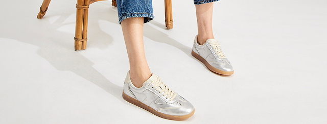 Collins Casual Lace-Up Sneaker - Image