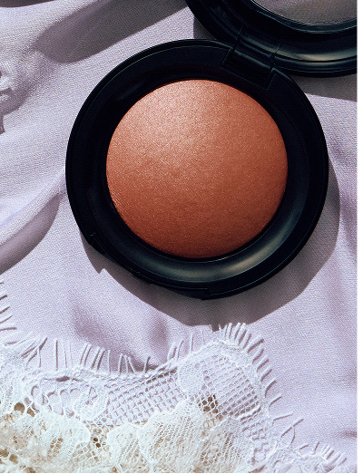 Saie SuperSuede Radiant Blush Powder