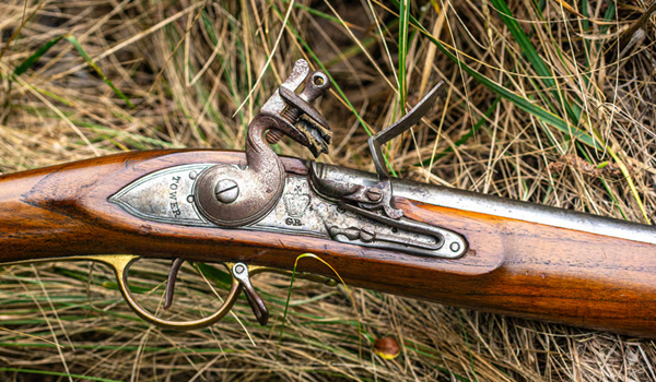 THE BROWN BESS MUSKET: CROSSROADS TO AMERICAN INDEPENDENCE