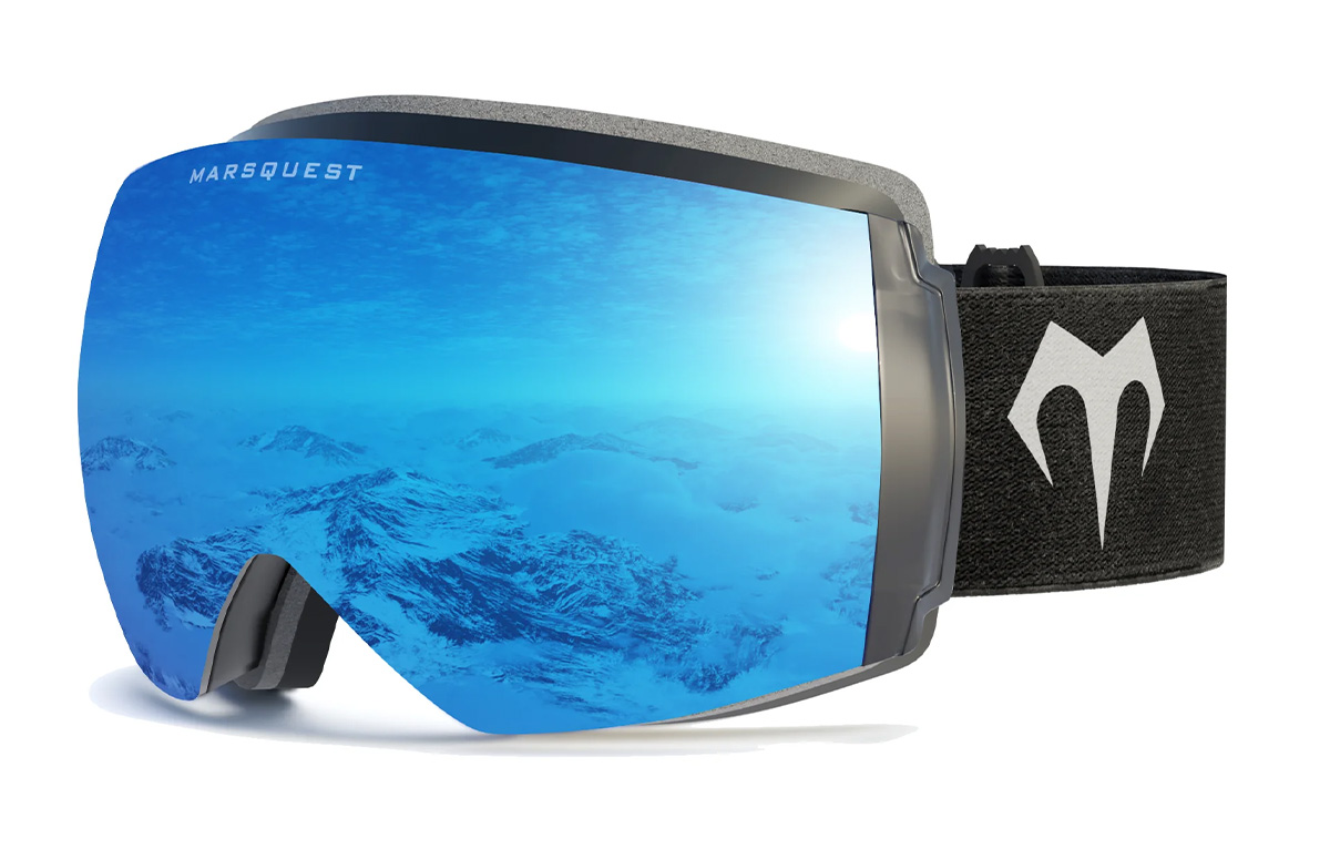 Ranger: These high-performance snow goggles feature interchangeable magnetic lenses so you can look like a pro on the mountain (they’re anti-fog & anti-scratch)