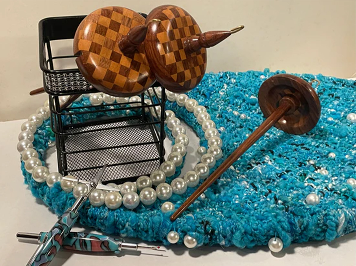 The Deluxe Top Whorl Drop Spindle Kit is an easy & fun way to get started with this relaxing craft