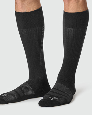 Men's Easy-On Over The Calf Compression Socks