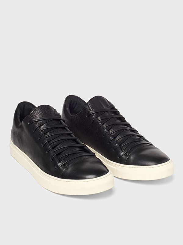 Reed Low Top Sneakers