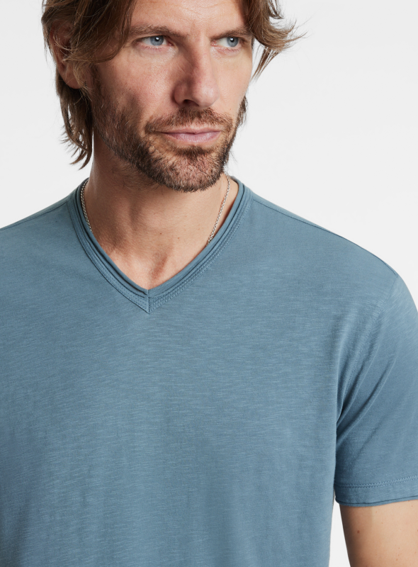 MILES V-NECK