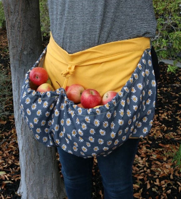 Daisy Gathering Half Apron