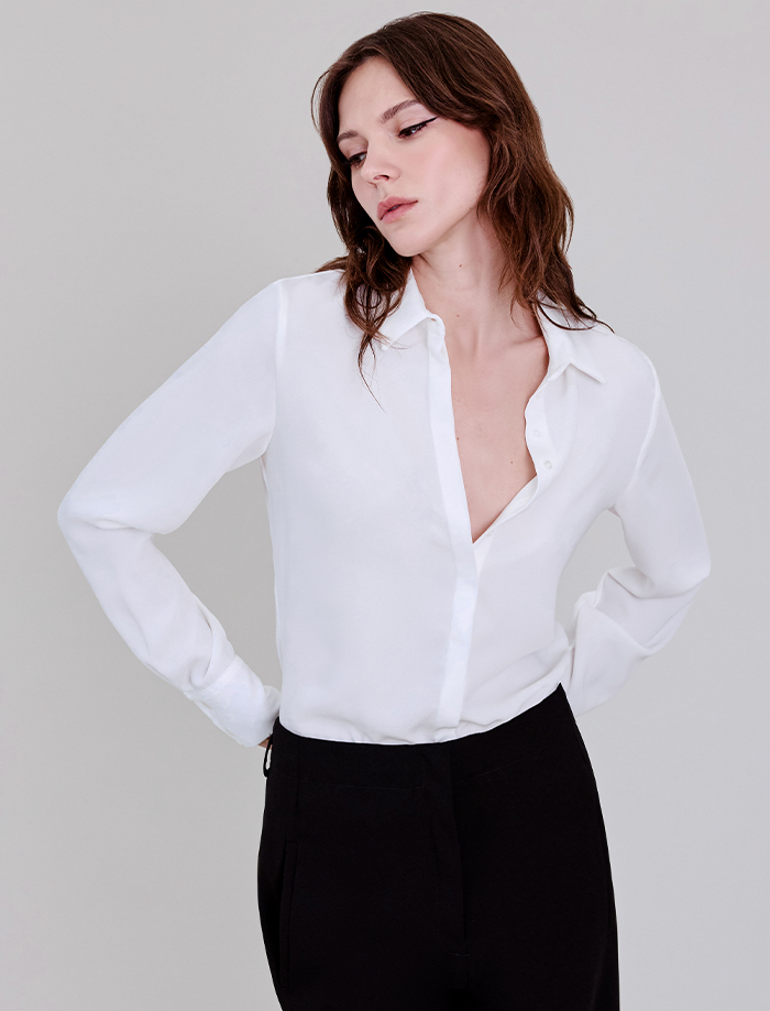 Crepe White Shirt With Tailored Fit and Classic Button-Down Design