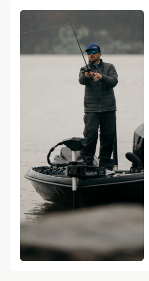 Garmin STRIKER Vivid 9sv Fishfinder with GT52HW-TM Transducer