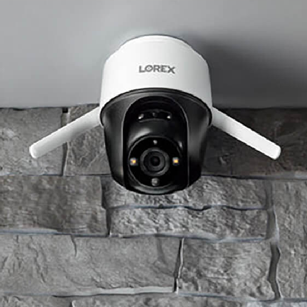 Lorex 2K Pan Tilt Outdoor Wi-Fi Security Camera - 32GB