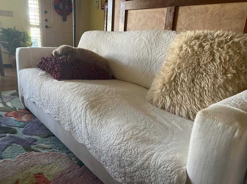 Heirloom Quilted Sofa Furniture Cover